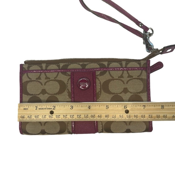 Coach Khaki & Bright Magenta Daisy Outline Signature Mia Tote Bag & Wallet - Picture 16 of 16